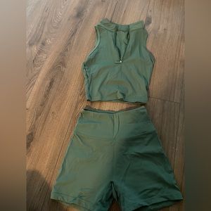 💕Alphalete Green Top and Shorts Set💕